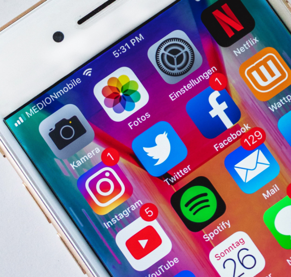 Using Twitter with experiential education, a form of THINK social media etiquette. Credit Sara Kurfess